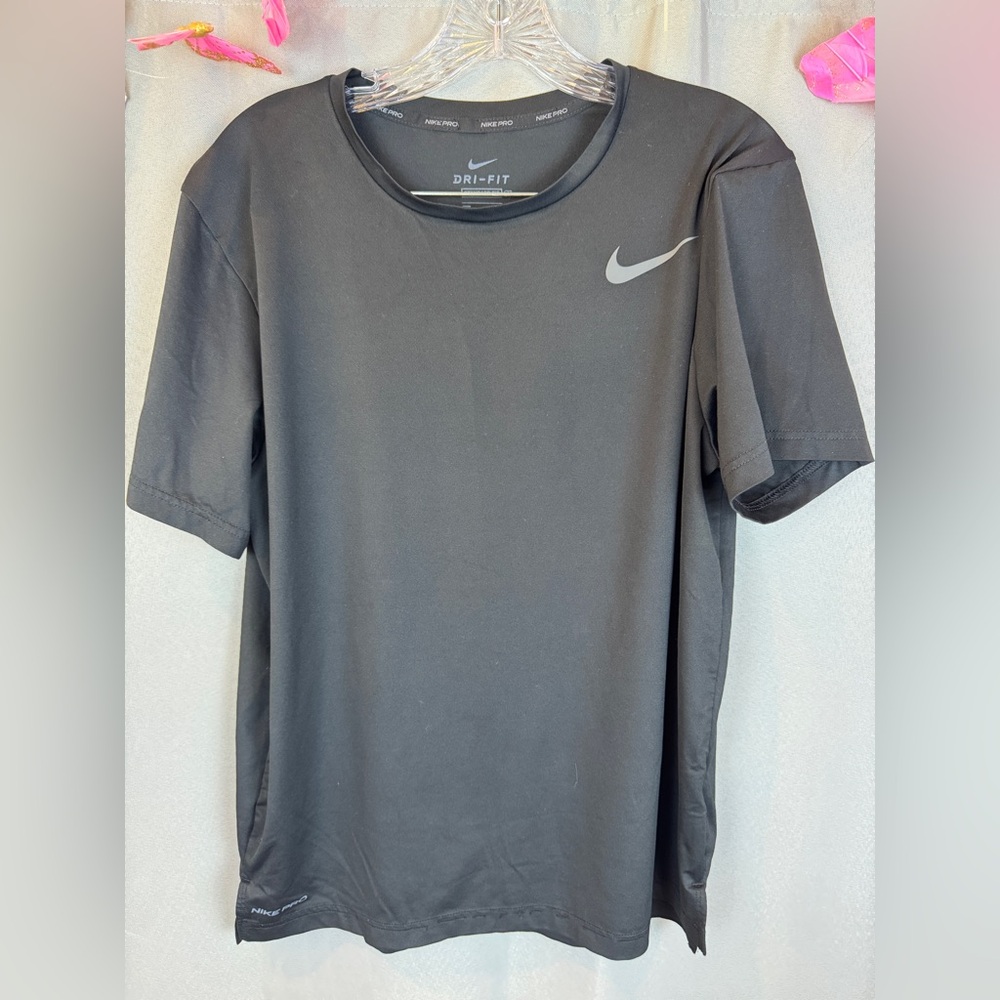 Nike Dri-Fit Fitness T- Shirt- Size Medium